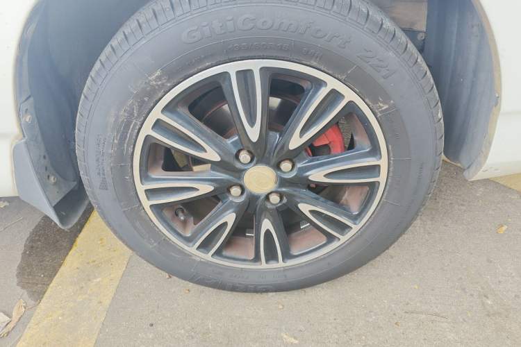 Used BYD F3 2015 Energy-Efficient Model 1.5L Manual Comfort Edition Right Front Wheel Hub