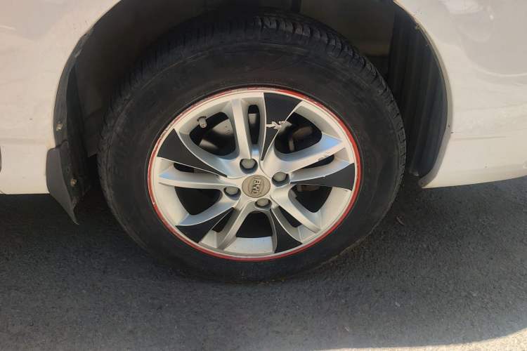 Used BYD F3 2015 Energy-Saving Edition 1.5L Manual Luxury Model Right Front Wheel Hub