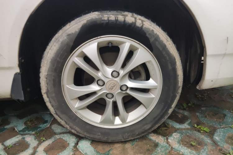 Used BYD F3 2015 Energy-Saving Edition 1.5L Manual Luxury Model Right Front Wheel Hub