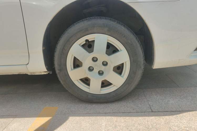 Used BYD F3 2015 Energy-Efficient Model 1.5L Manual Comfort Edition Right Front Wheel Hub