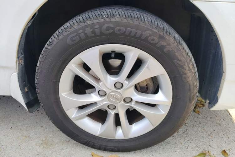Used BYD F3 2015 Energy-Saving Edition 1.5L Manual Luxury Model Right Front Wheel Hub
