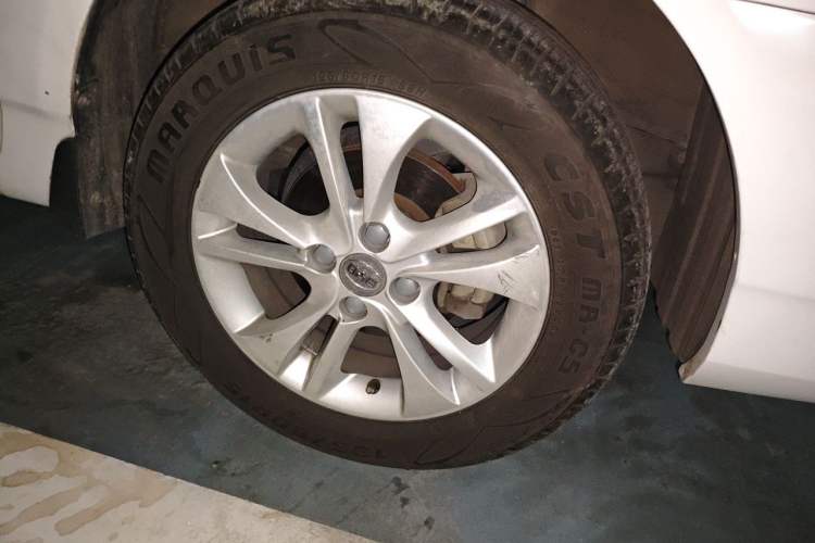 Used BYD F3 2015 Energy-Saving Edition 1.5L Manual Luxury Model Right Front Wheel Hub