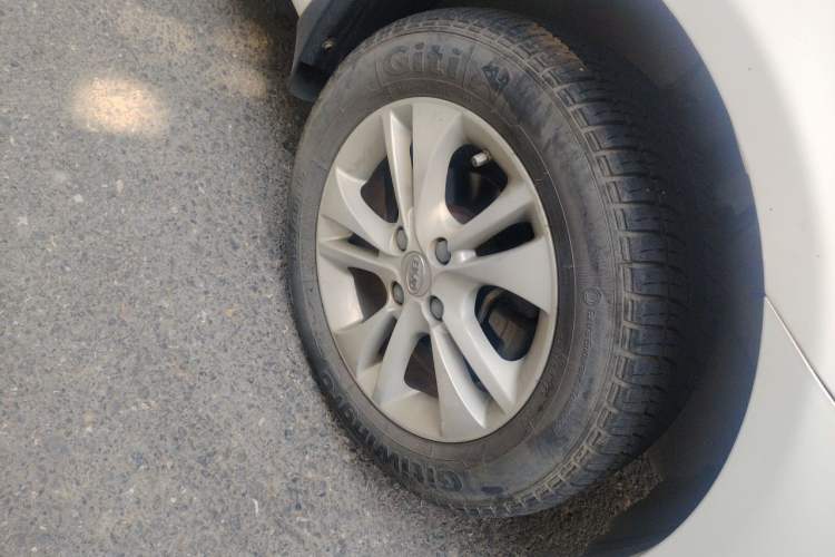 Used BYD F3 2015 Energy-Saving Edition 1.5L Manual Luxury Model Right Front Wheel Hub