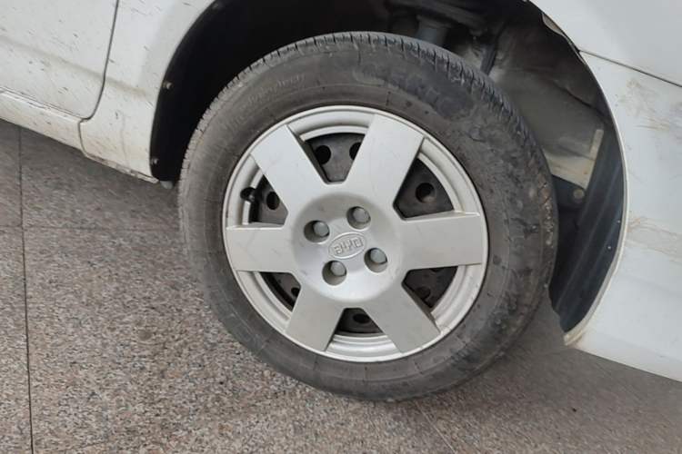 Used BYD F3 2015 Energy-Efficient Model 1.5L Manual Comfort Edition Right Front Wheel Hub
