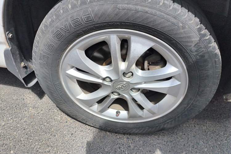 Used BYD F3 2015 Energy-Saving Edition 1.5L Manual Luxury Model Right Front Wheel Hub