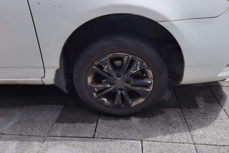 Used BYD F3 2015 Energy-Saving Edition 1.5L Manual Luxury Model Right Front Wheel Hub
