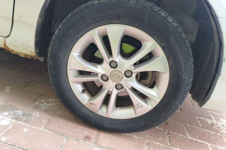 Used BYD F3 2015 Energy-Saving Edition 1.5L Manual Luxury Model Right Front Wheel Hub