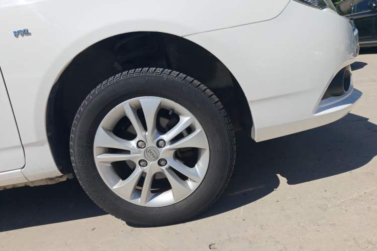 Used BYD F3 2015 Energy-Saving Edition 1.5L Manual Luxury Model Right Front Wheel Hub