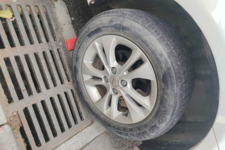 Used BYD F3 2015 Energy-Saving Edition 1.5L Manual Luxury Model Right Front Wheel Hub
