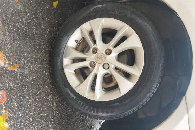 Used BYD F3 2015 Energy-Saving Edition 1.5L Automatic Prestige Model Right Front Wheel Hub