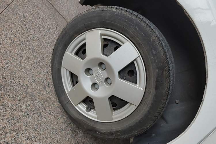 Used BYD F3 2015 Energy-Efficient Model 1.5L Manual Comfort Edition Right Rear Wheel Hub