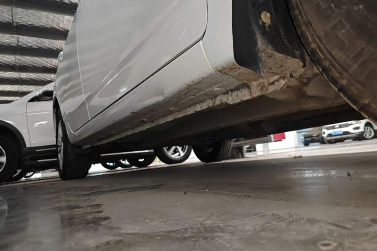 Used BYD F3 2015 Energy-Saving Edition 1.5L Automatic Luxury Model Right Side Sill