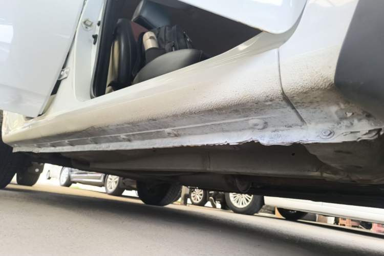 Used BYD F3 2015 Energy-Efficient Model 1.5L Manual Comfort Edition Right Side Sill