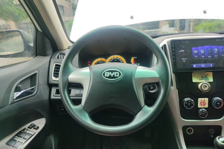 Used BYD F3 2015 Energy-Saving Edition 1.5L Manual Luxury Model Steering Wheel
