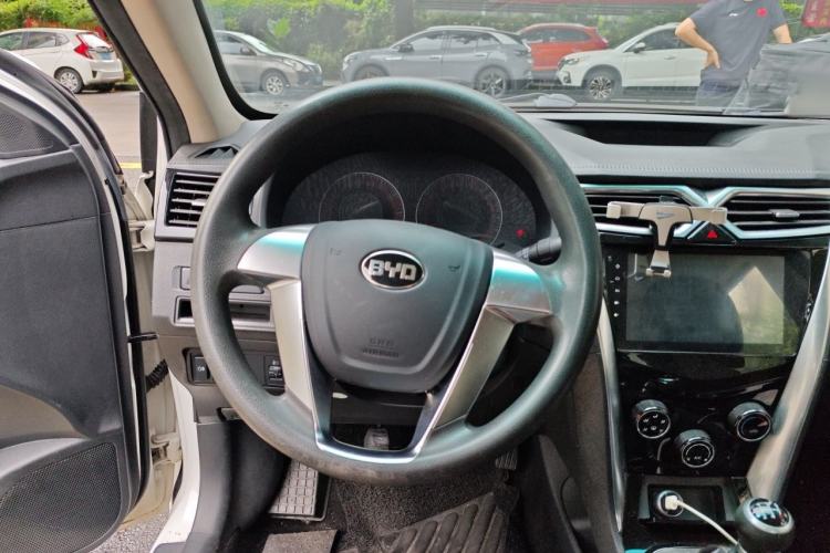 Used BYD F3 2015 Energy-Saving Edition 1.5L Manual Luxury Model Steering Wheel