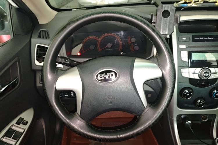 Used BYD F3 2015 Energy-Saving Edition 1.5L Manual Luxury Model Steering Wheel