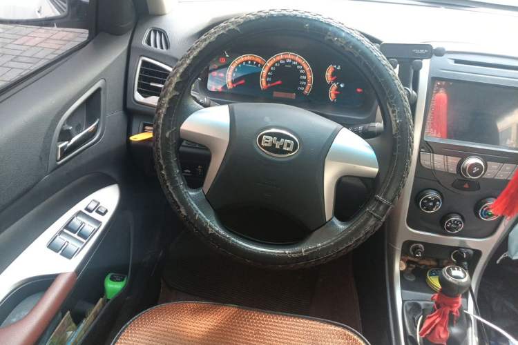 Used BYD F3 2015 Energy-Saving Edition 1.5L Manual Luxury Model Steering Wheel