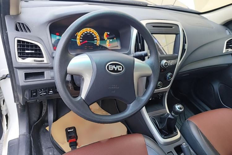 Used BYD F3 2015 Energy-Saving Edition 1.5L Manual Luxury Model Steering Wheel