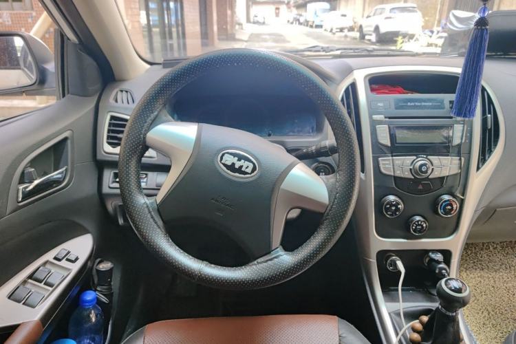 Used BYD F3 2015 Energy-Saving Edition 1.5L Manual Luxury Model Steering Wheel