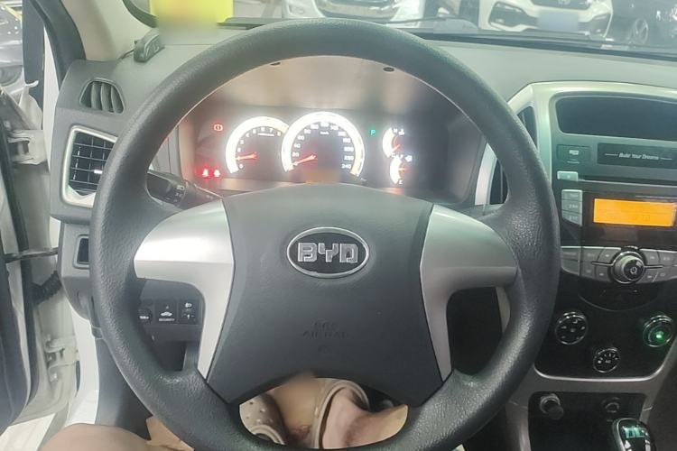 Used BYD F3 2015 Energy-Saving Edition 1.5L Automatic Luxury Model Steering Wheel