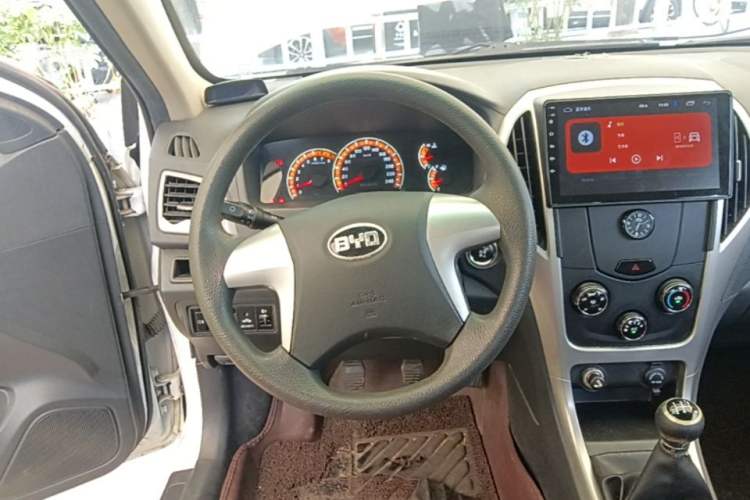 Used BYD F3 2015 Energy-Saving Edition 1.5L Manual Luxury Model Steering Wheel
