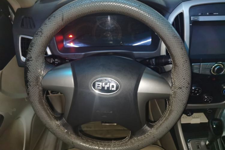 Used BYD F3 2015 Energy-Saving Edition 1.5L Automatic Luxury Model Steering Wheel