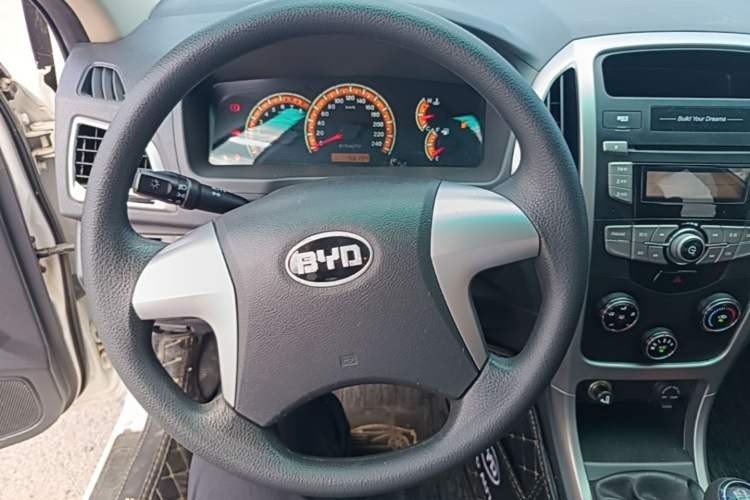 Used BYD F3 2015 Energy-Efficient Model 1.5L Manual Comfort Edition Steering Wheel