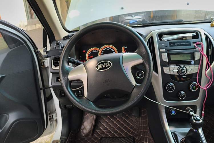 Used BYD F3 2015 Energy-Saving Edition 1.5L Manual Luxury Model Steering Wheel