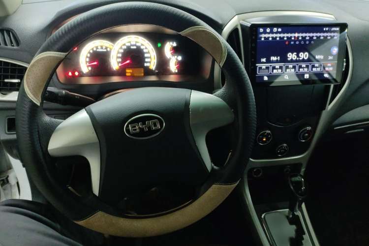 Used BYD F3 2015 Energy-Saving Edition 1.5L Automatic Luxury Model Steering Wheel