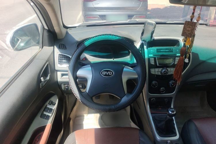 Used BYD F3 2015 Energy-Saving Edition 1.5L Manual Luxury Model Steering Wheel