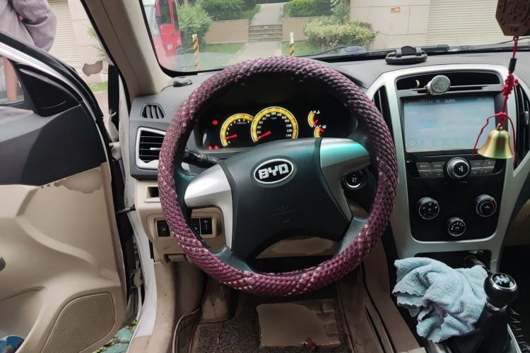 Used BYD F3 2015 Energy-Saving Edition 1.5L Manual Luxury Model Steering Wheel