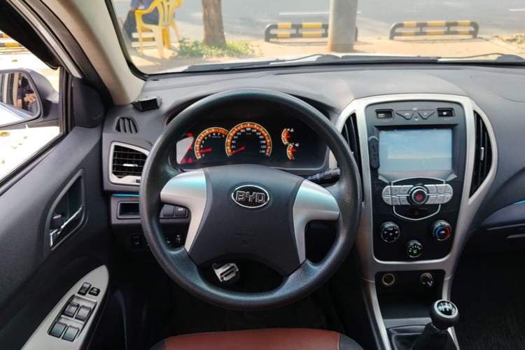 Used BYD F3 2015 Energy-Saving Edition 1.5L Manual Luxury Model Steering Wheel