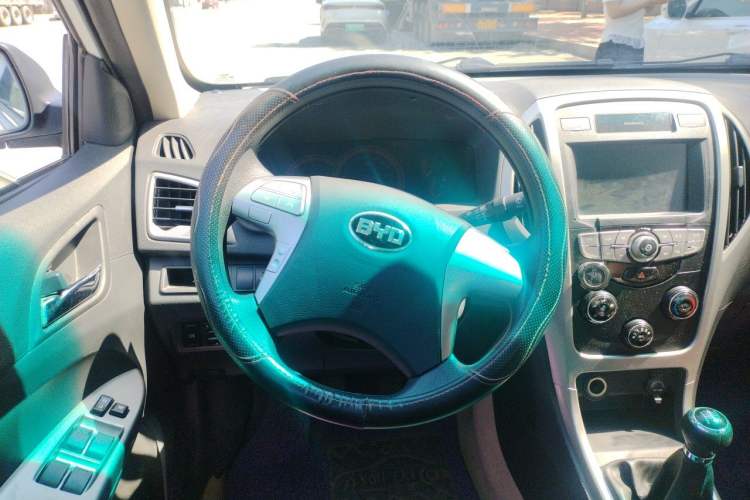Used BYD F3 2015 Energy-Saving Edition 1.5L Manual Luxury Model Steering Wheel