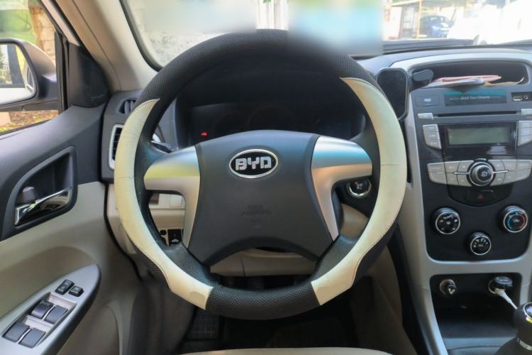 Used BYD F3 2015 Energy-Saving Edition 1.5L Manual Luxury Model Steering Wheel