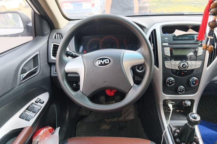Used BYD F3 2015 Energy-Efficient Model 1.5L Manual Comfort Edition Steering Wheel