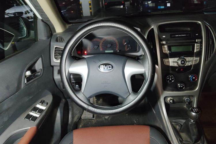 Used BYD F3 2015 Energy-Saving Edition 1.5L Manual Luxury Model Steering Wheel