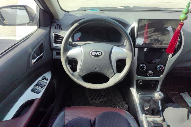 Used BYD F3 2015 Energy-Saving Edition 1.5L Manual Luxury Model Steering Wheel