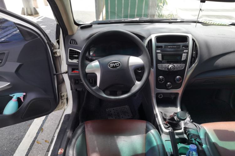 Used BYD F3 2015 Energy-Saving Edition 1.5L Manual Luxury Model Steering Wheel