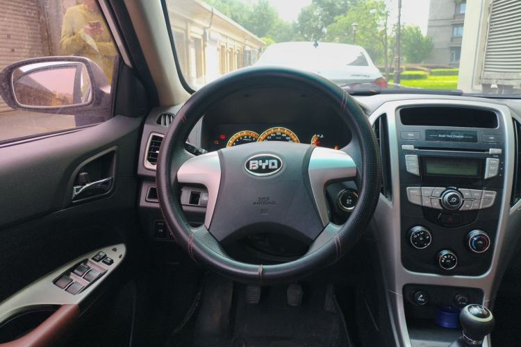 Used BYD F3 2015 Energy-Saving Edition 1.5L Manual Luxury Model Steering Wheel