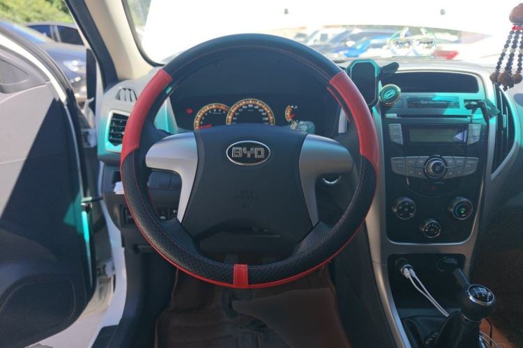 Used BYD F3 2015 Energy-Saving Edition 1.5L Manual Luxury Model Steering Wheel