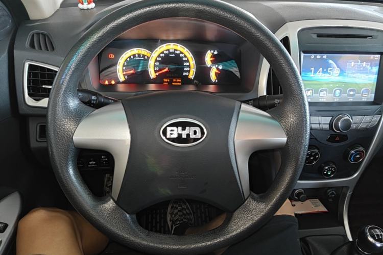 Used BYD F3 2015 Energy-Saving Edition 1.5L Manual Luxury Model Steering Wheel