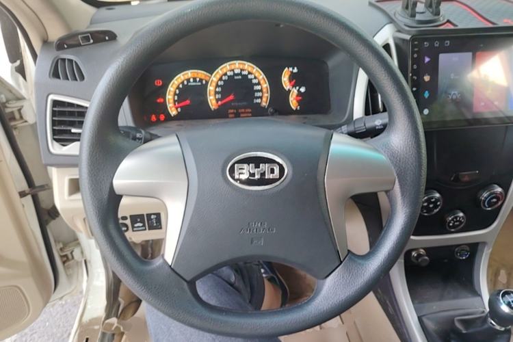 Used BYD F3 2015 Energy-Saving Edition 1.5L Manual Luxury Model Steering Wheel