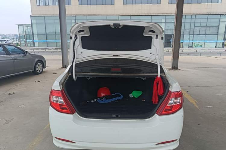 Used BYD F3 2015 Energy-Efficient Model 1.5L Manual Comfort Edition Trunk