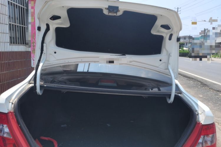 Used BYD F3 2015 Energy-Saving Edition 1.5L Automatic Luxury Model Trunk