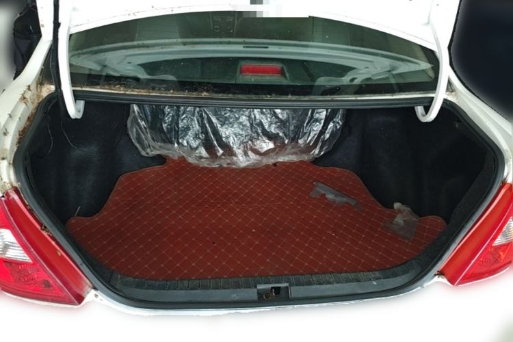 Used BYD F3 2015 Energy-Saving Edition 1.5L Manual Luxury Model Trunk