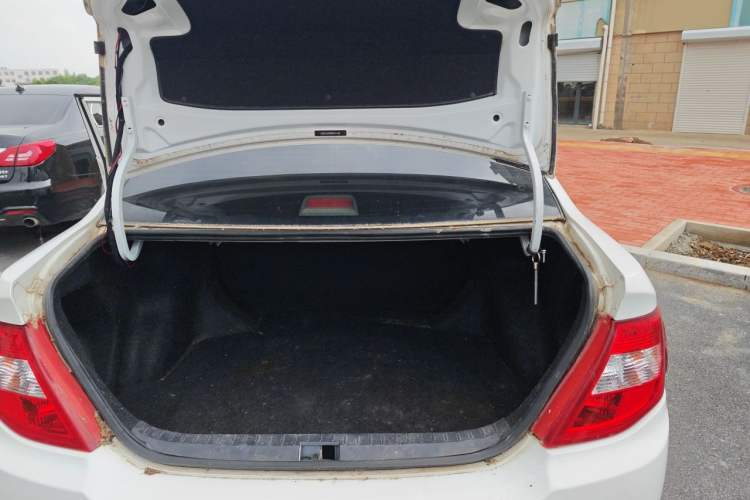 Used BYD F3 2015 Energy-Saving Edition 1.5L Manual Luxury Model Trunk