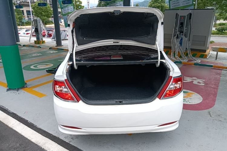 Used BYD F3 2015 Energy-Efficient Model 1.5L Manual Comfort Edition Trunk