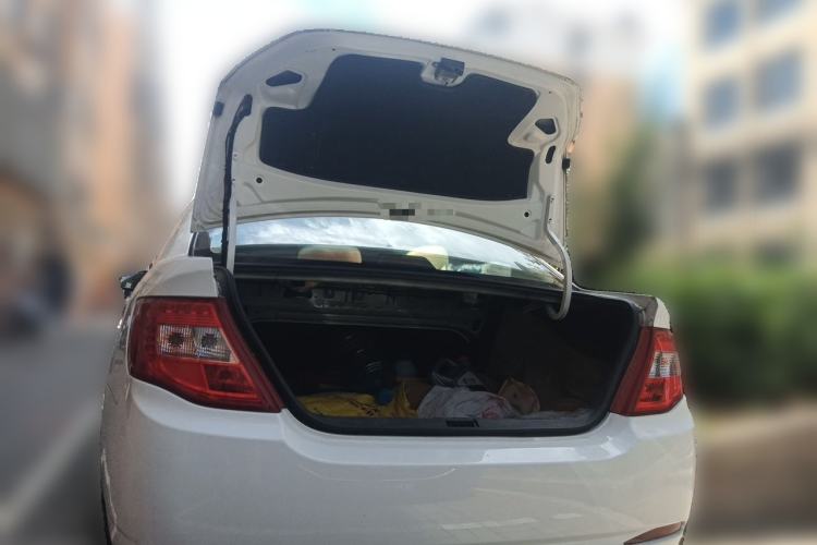 Used BYD F3 2015 Energy-Saving Edition 1.5L Manual Luxury Model Trunk