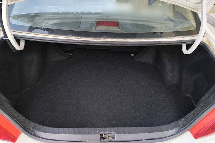 Used BYD F3 2015 Energy-Saving Edition 1.5L Manual Luxury Model Trunk