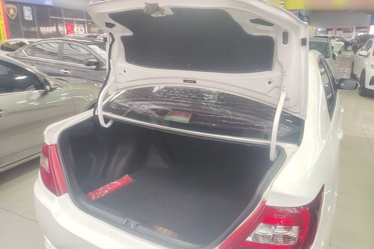 Used BYD F3 2015 Energy-Saving Edition 1.5L Automatic Luxury Model Trunk